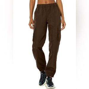 Alo Yoga Cargo Pants Windbreaker - Olive Green